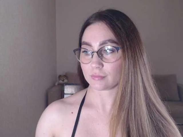 Admire naked stripper Bigstarxxx bigstarxxx from BongaCams