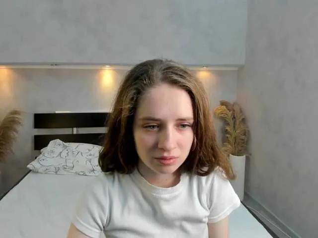 Masturbate to Camilla-Kelly, she wants to masturbate for you Camilla-Kelly from BongaCams