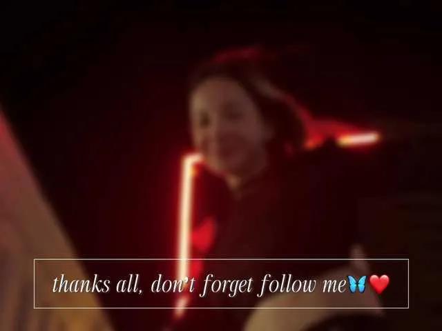 emely1benz from BongaCams