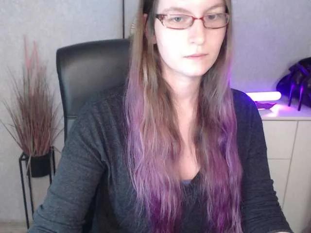 EmmaHeart from BongaCams