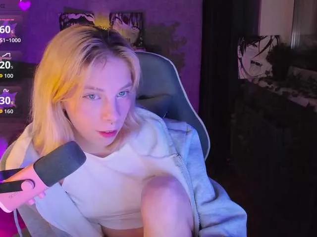 Try dirty performer Marrmariss Marrmariss from BongaCams