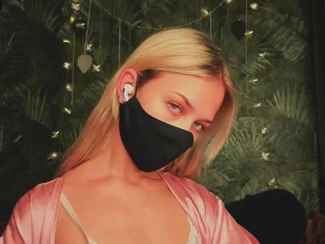 Meeeeow from BongaCams