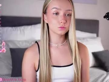 Try 18 years old alodiaacomb from Chaturbate alodiaacomb from Chaturbate