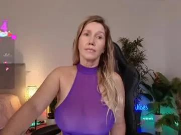 Explore Angel_danm_milf, she wants to masturbate for you angel_danm_milf from Chaturbate