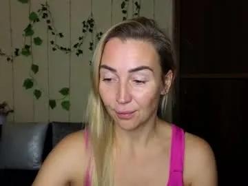 Masturbate to Chaturbate's Ay_kiss_jully ay_kiss_jully from Chaturbate