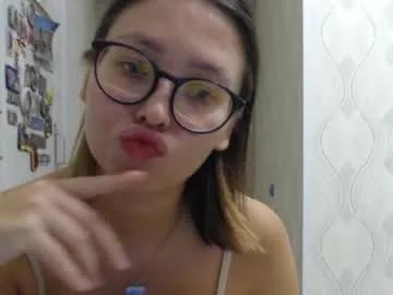 Admire naked slut Genev__ievee genev__ievee from Chaturbate