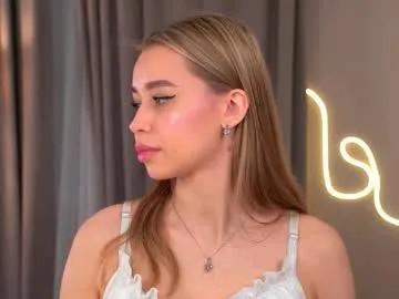 Admire Jjennnyy, she wants to masturbate for you jjennnyy from Chaturbate