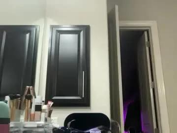 leanneluxecouple from Chaturbate