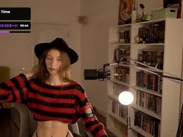 loony_moony from Chaturbate