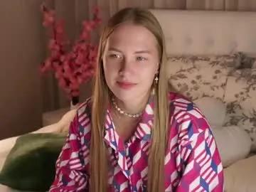 Cute Roxanelan wants you to fuck her body now roxanelan from Chaturbate