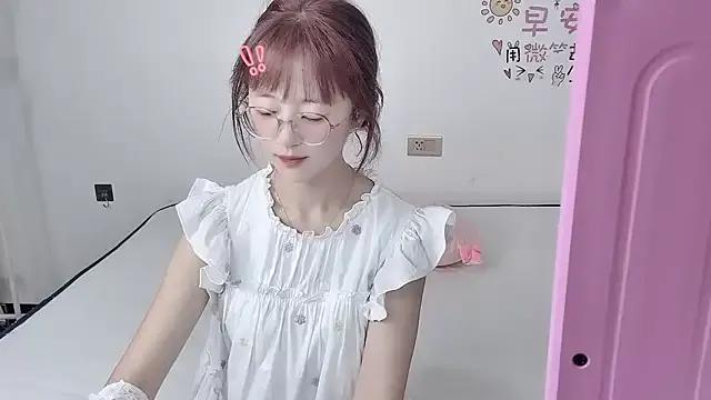 -ruoruo- from StripChat