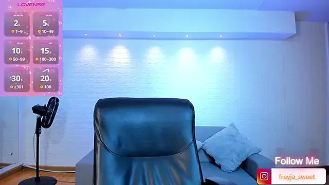 Admire 23 years old AidaJones from StripChat AidaJones from StripChat