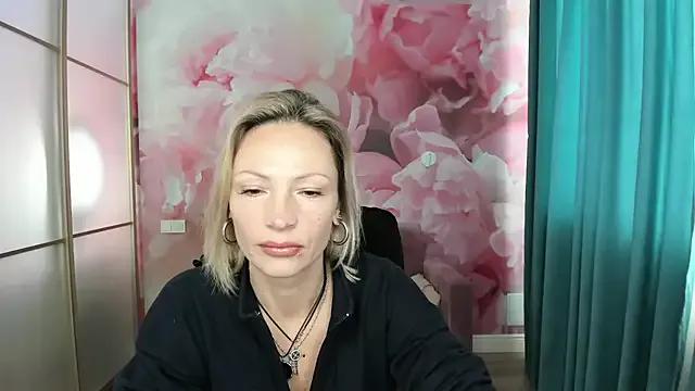 AlinaMoor from StripChat