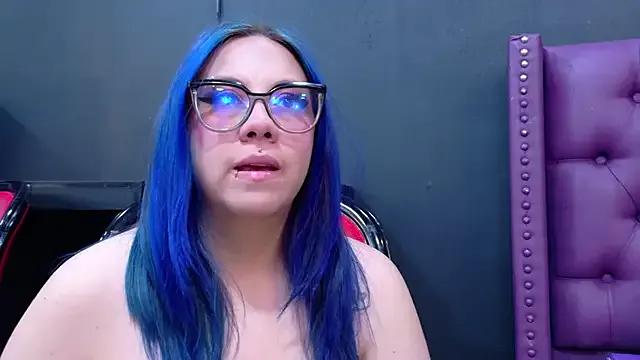 BellaBarness from StripChat