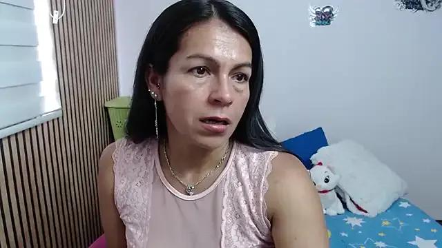 Sweet Camilavargas_ wants you to fuck her body now camilavargas_ from StripChat