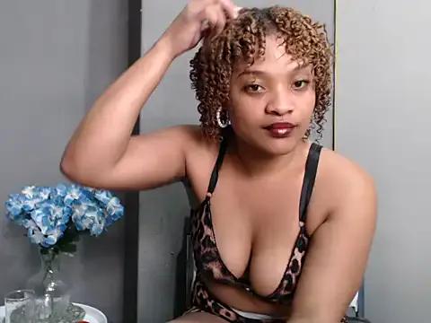 Sexy CREAMYCUPCAKExxx wants you to fuck her body now CREAMYCUPCAKExxx from StripChat