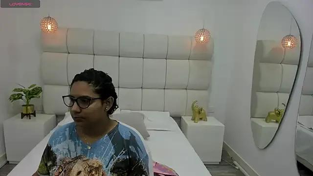 DanielleEvans_ from StripChat