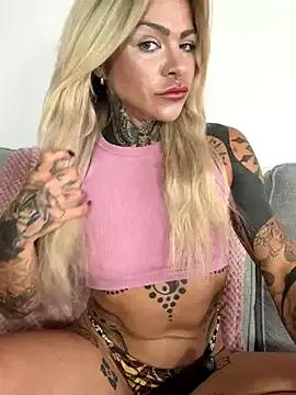 Divina_X_ from StripChat