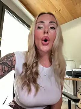 Cute EmaSalis wants you to fuck their body now EmaSalis from StripChat