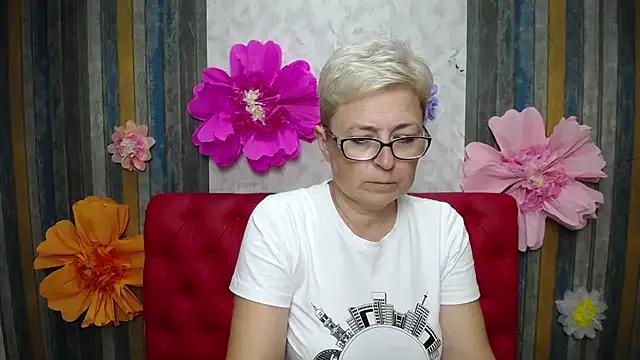 EmiliaGree from StripChat