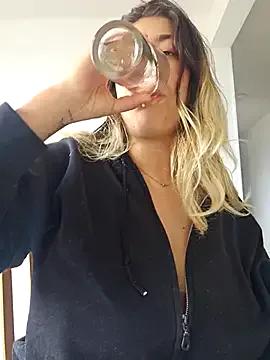 Enyeld_ruru from StripChat