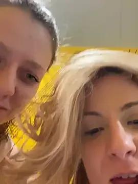 Discover sexy stripper Eveline_Beauty_Kitty Eveline_Beauty_Kitty from StripChat