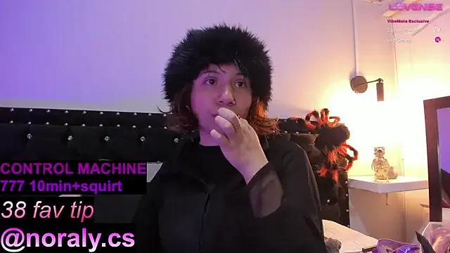 hey_noraly from StripChat