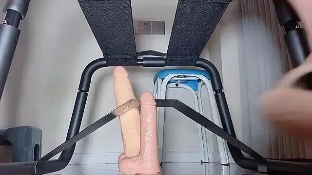 Watch amazing camslut Krismil3 Krismil3 from StripChat