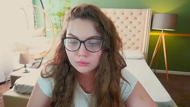 LuxSopphia from StripChat