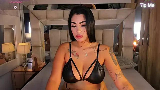 Masturbate to sweet performer MaddyGray_ MaddyGray_ from StripChat