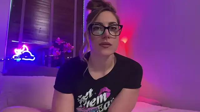 Cute MistresssX wants you to fuck her body now MistresssX from StripChat