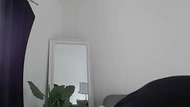 nicole_98 from StripChat