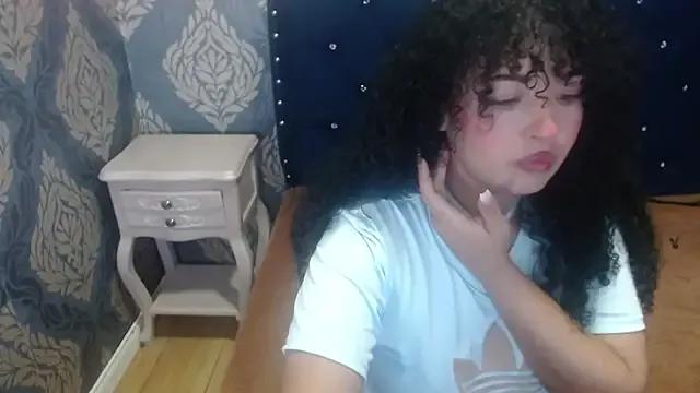 Explore Sofiacowperx, she wants to masturbate for you Sofiacowperx from StripChat