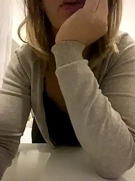 Checkout Veryvery30, she wants to masturbate for you Veryvery30 from StripChat